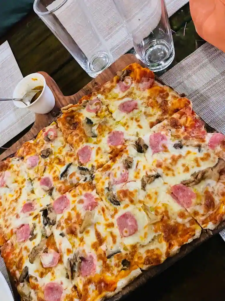 Mamma Mia Lounge