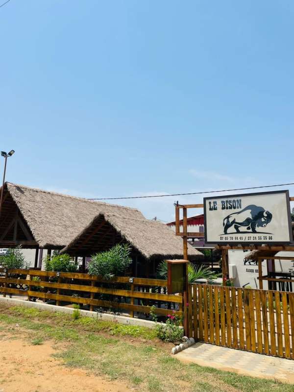 Le Bison ranch grill